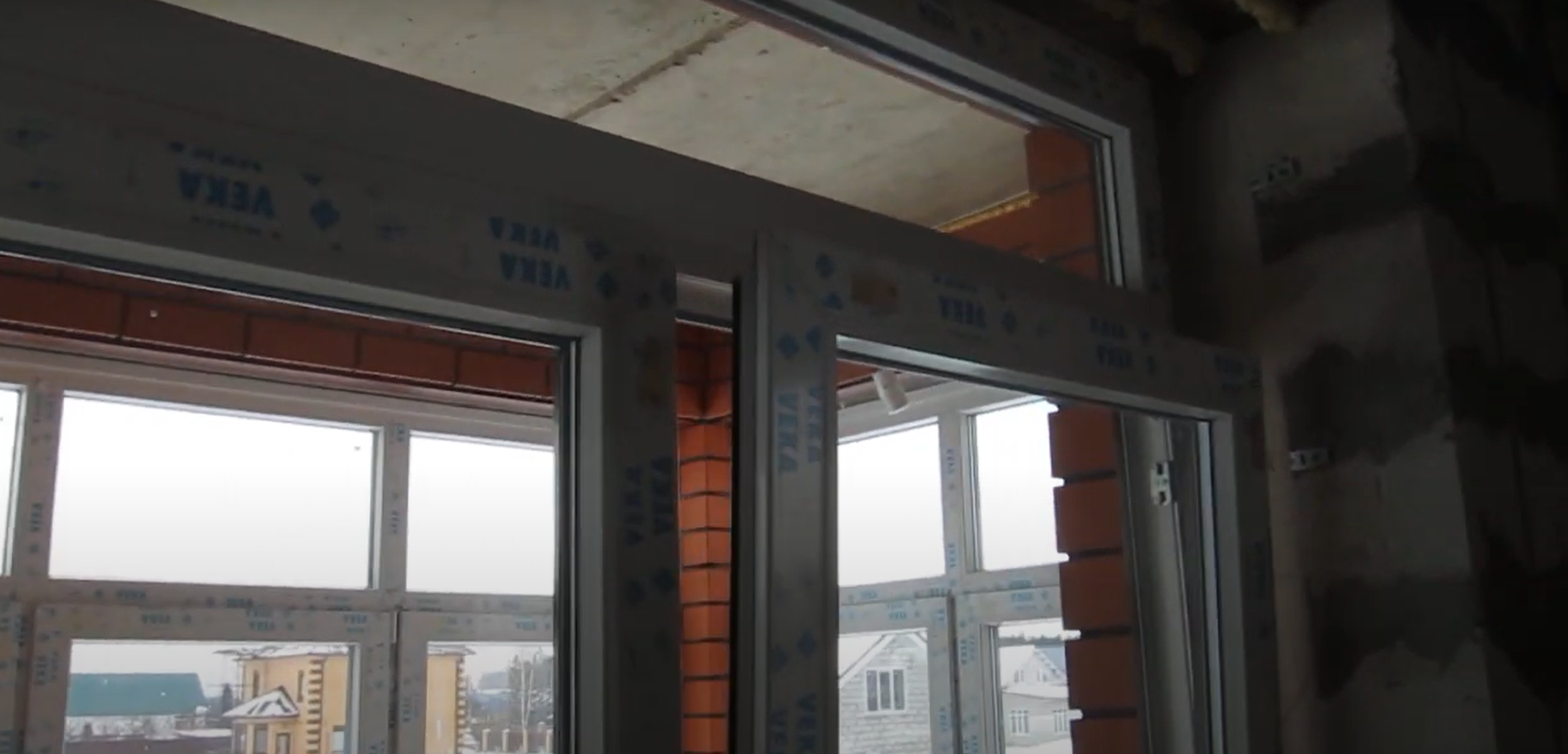 Балконные двери VEKA