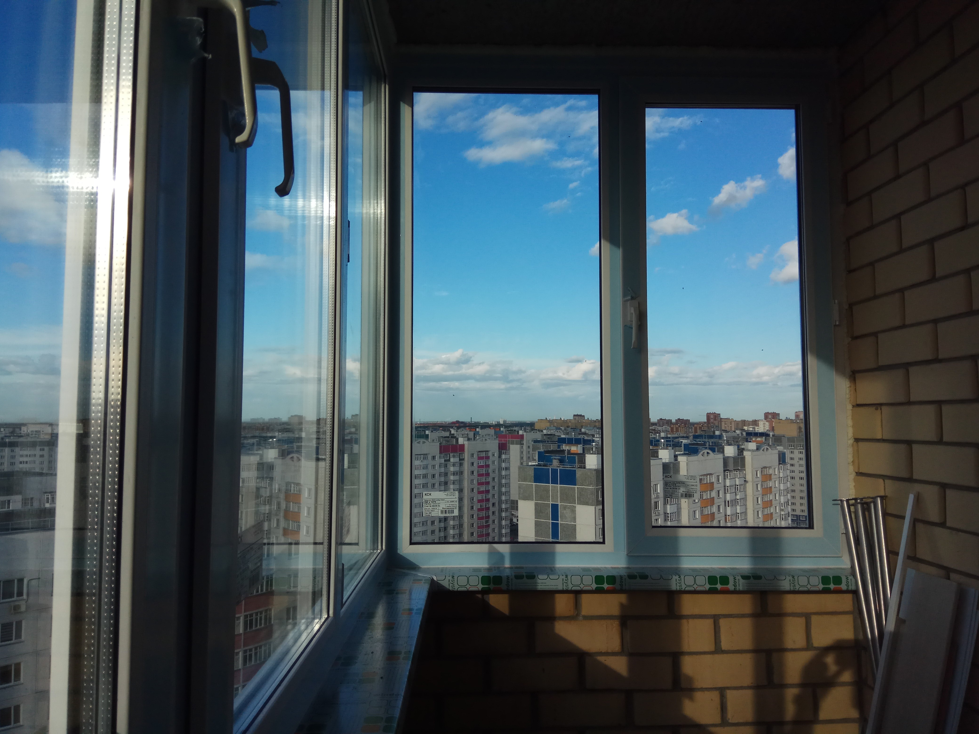 Теплое остекление балкона